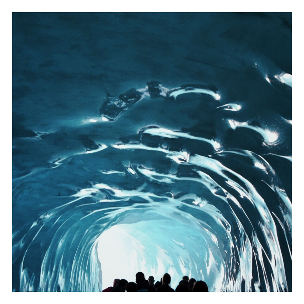 Plafond van dee ijsgrot bij Chamonix